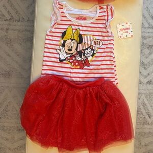 New - Disney minnie Mouse skirt tee set ( size 4 or 6).